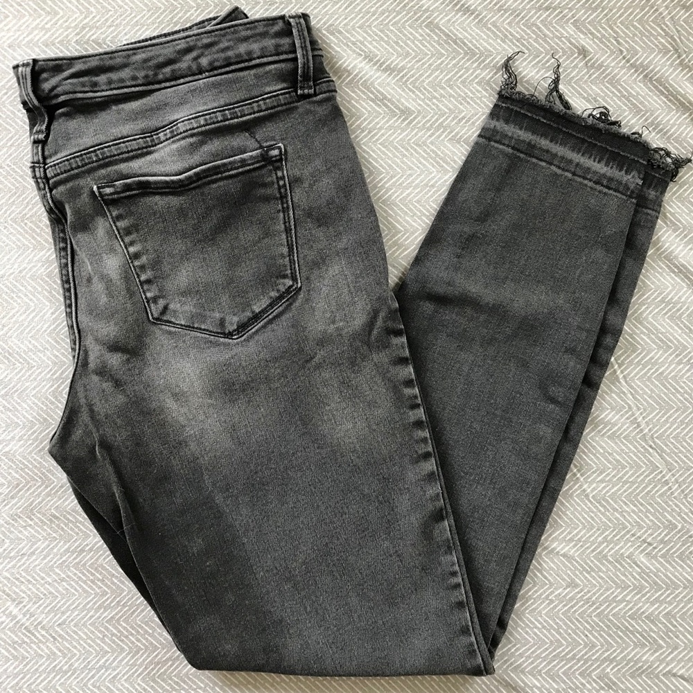 Mossimo Black Skinny Jeans - Size 10